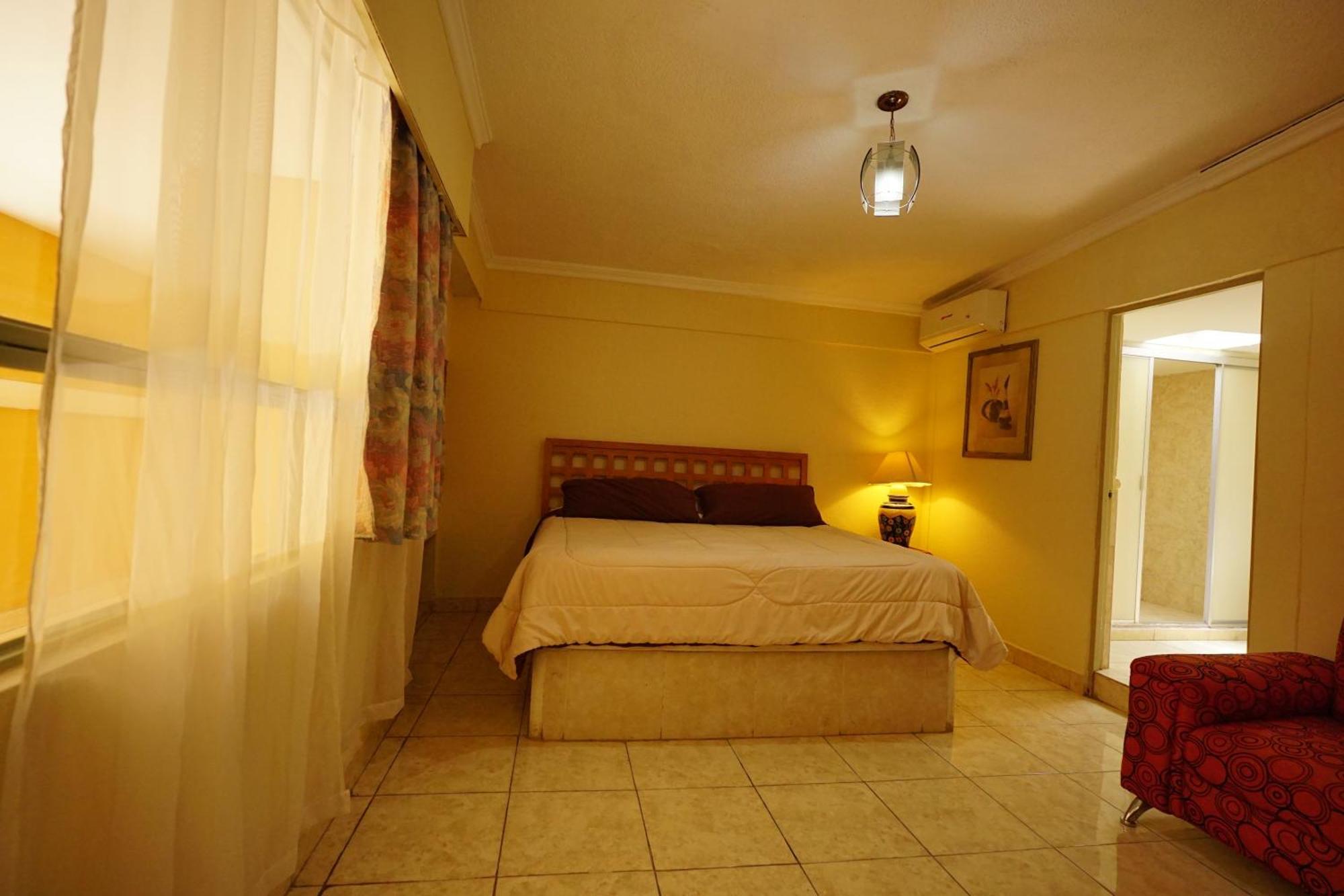Hotel Posada Del Sol Inn Торреон Экстерьер фото