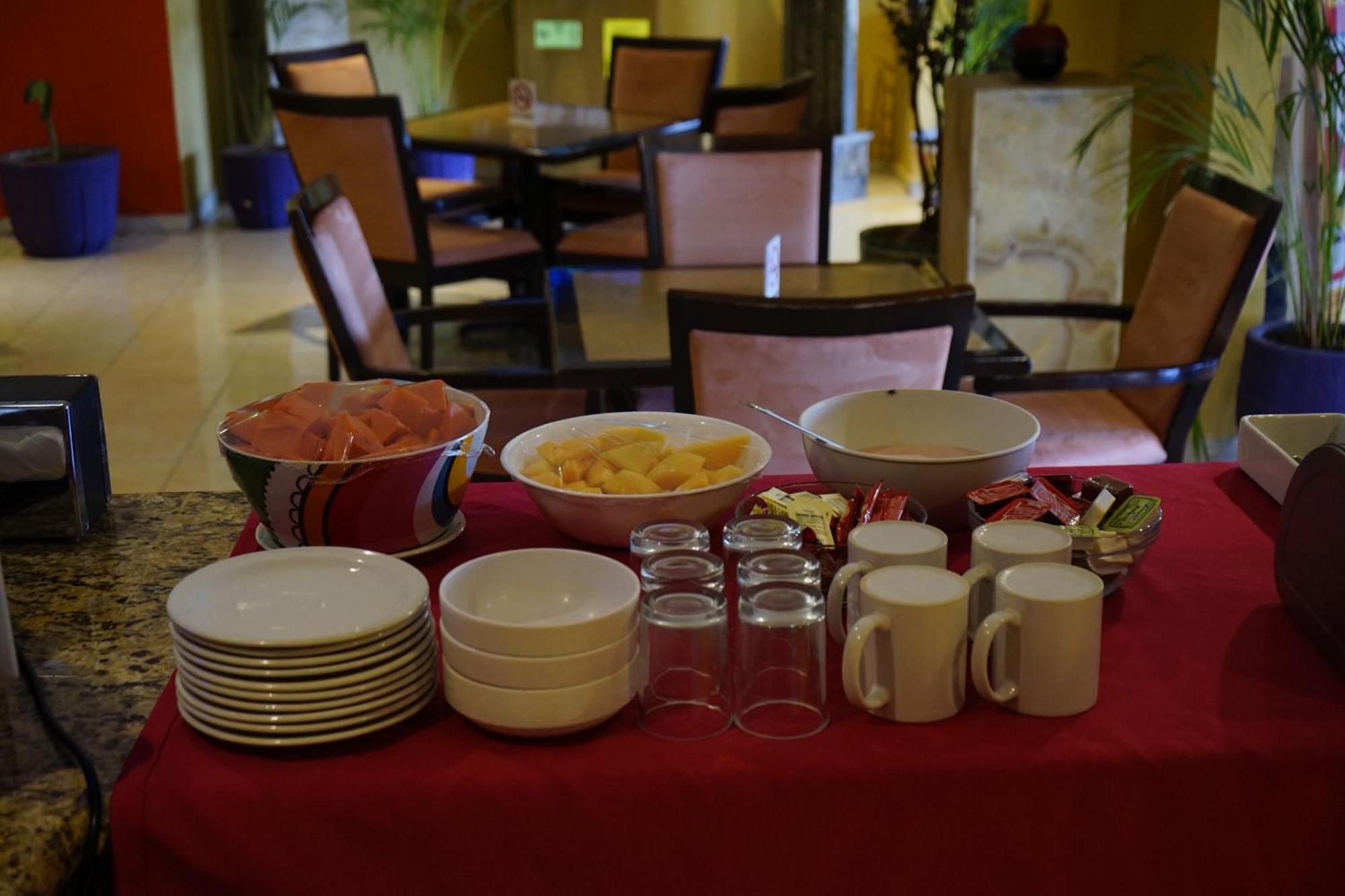Hotel Posada Del Sol Inn Торреон Экстерьер фото