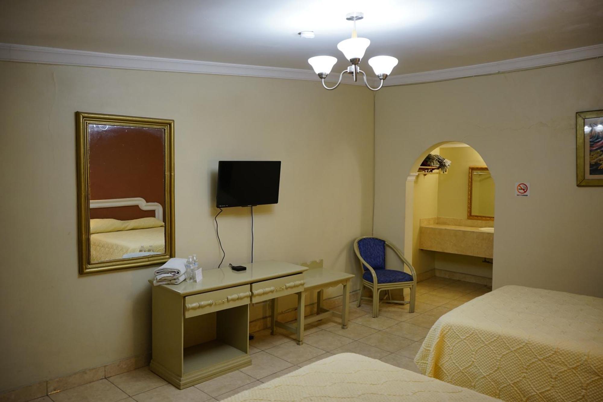 Hotel Posada Del Sol Inn Торреон Экстерьер фото