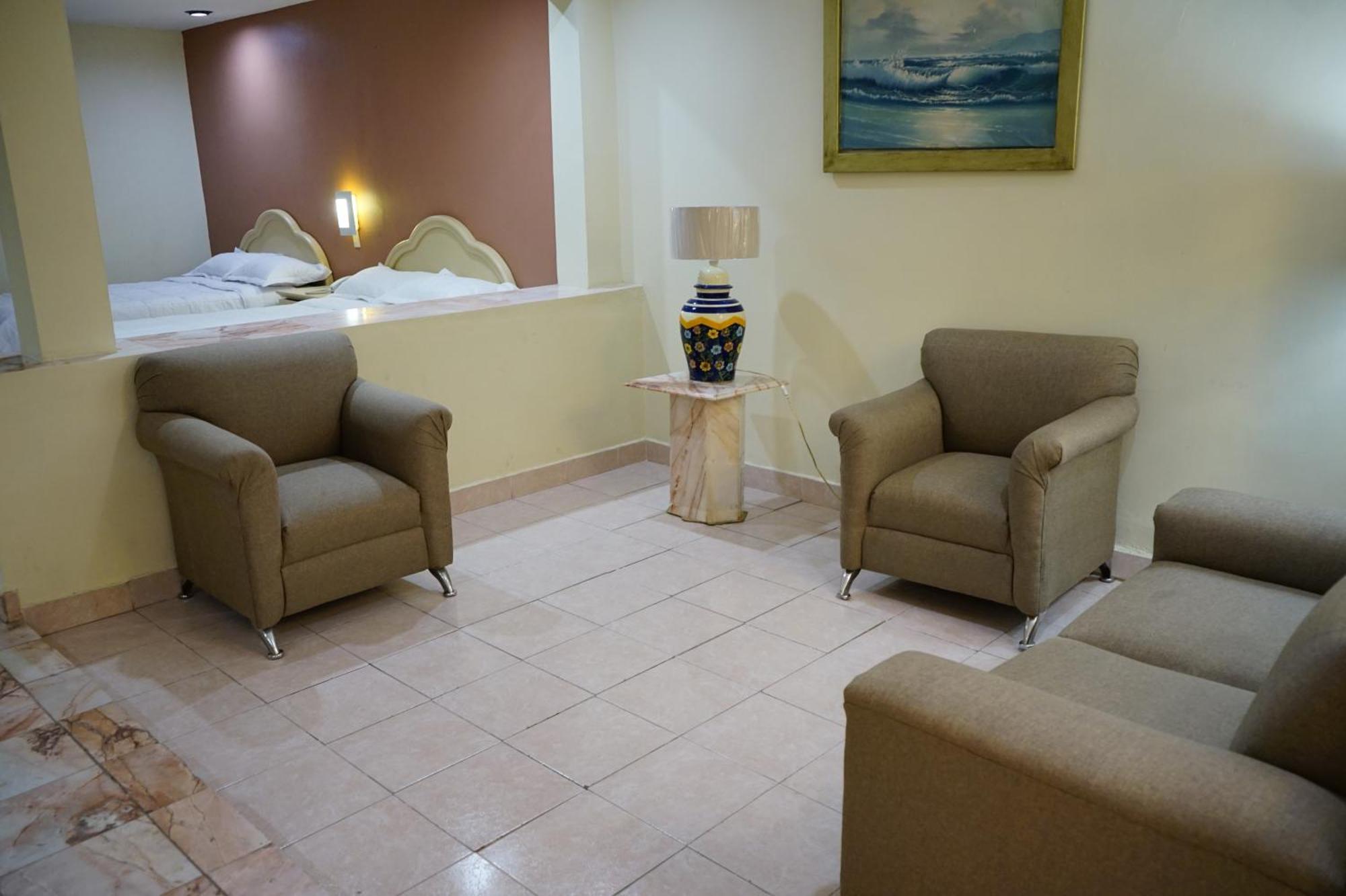 Hotel Posada Del Sol Inn Торреон Экстерьер фото