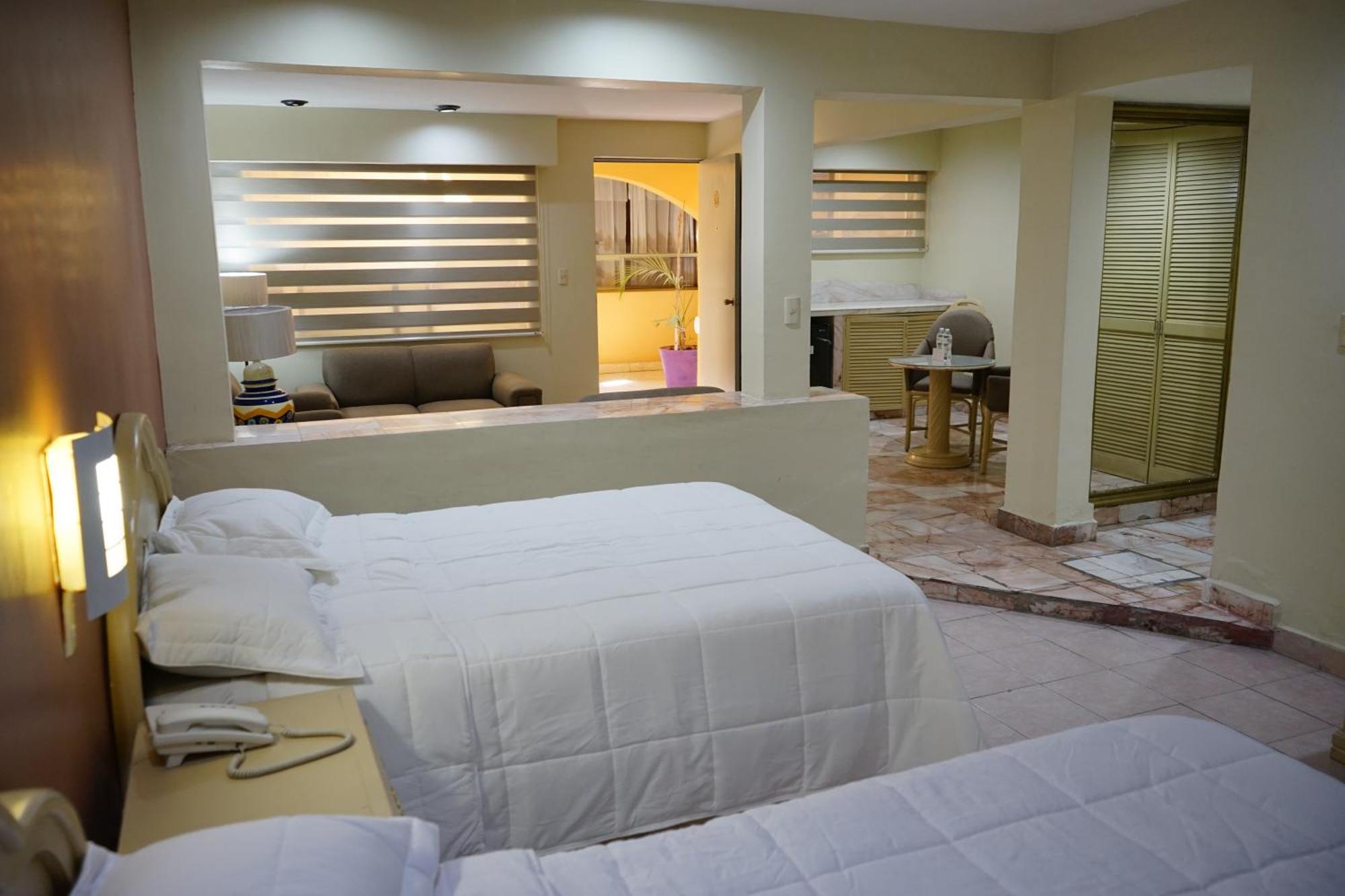 Hotel Posada Del Sol Inn Торреон Экстерьер фото