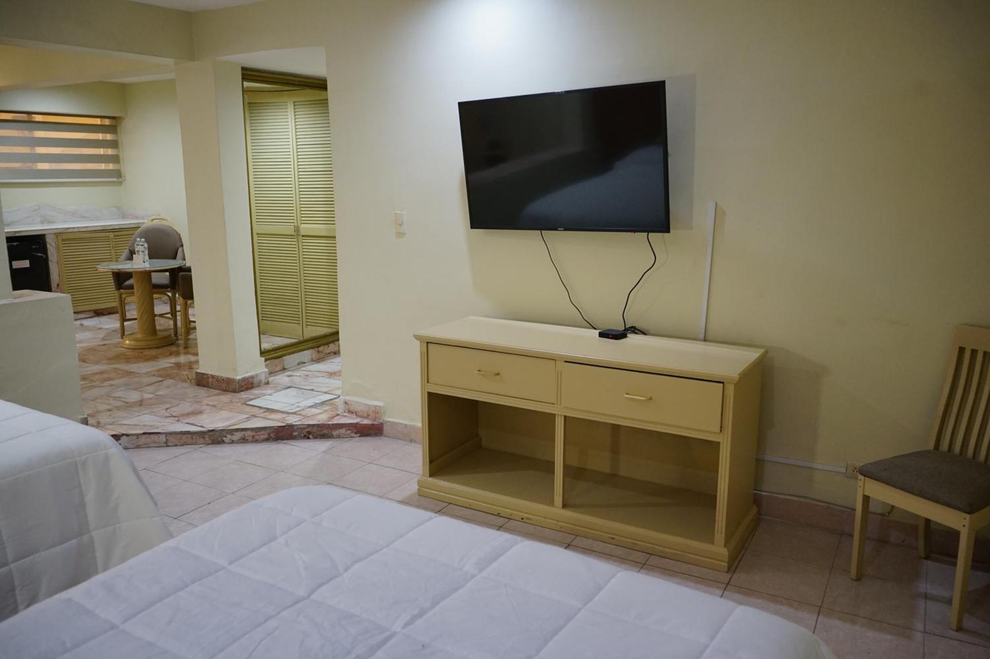 Hotel Posada Del Sol Inn Торреон Экстерьер фото