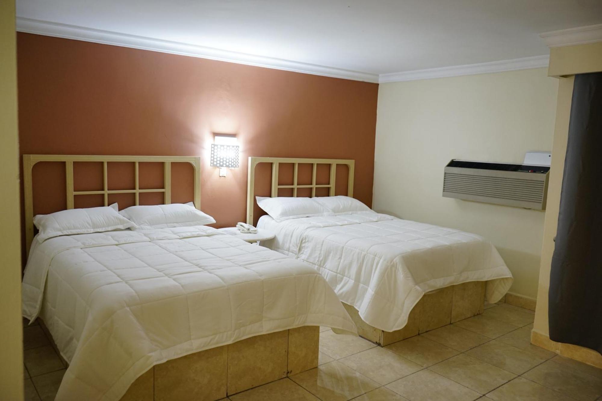 Hotel Posada Del Sol Inn Торреон Экстерьер фото